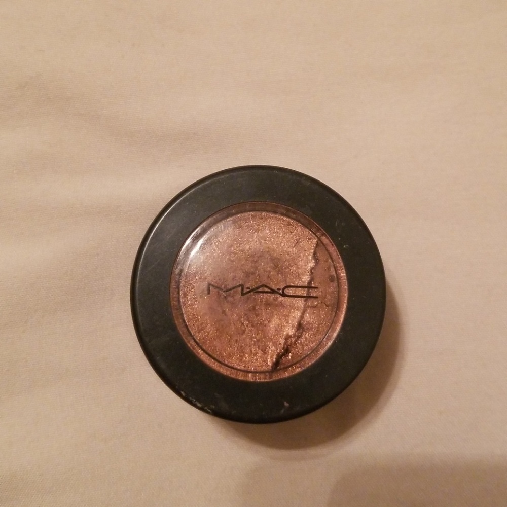 Mac Electric eyeshadow COIL